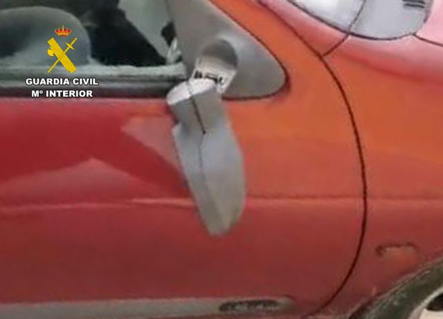 La Guardia Civil investiga a un menor en Cieza por romper retrovisores de vehículos de vehículos