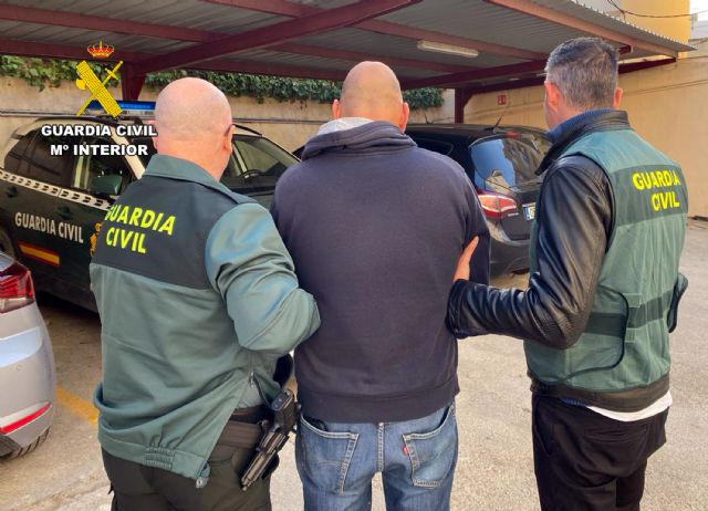 La Guardia Civil detiene en Cieza a un conocido delincuente por la sustracción de material de obra en un vehículo