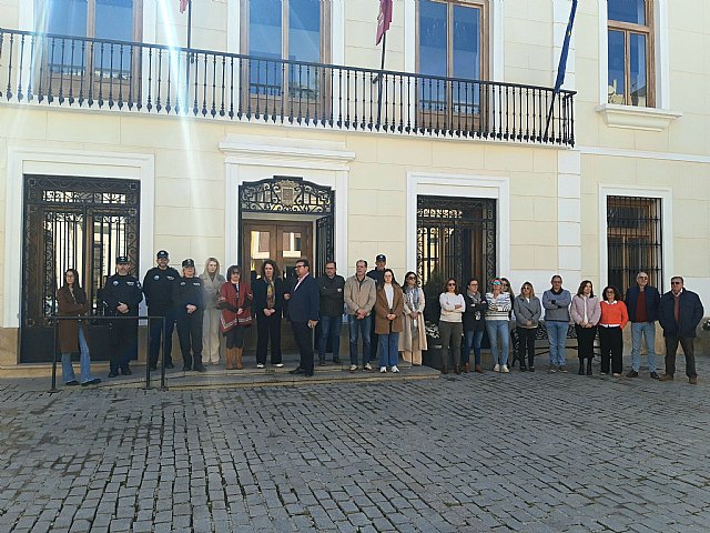 El Ayuntamiento de Cieza guarda un minuto de silencio en recuerdo de la víctimas del 11M