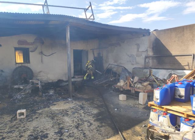 Incendio de un almacén de cítricos en Cieza