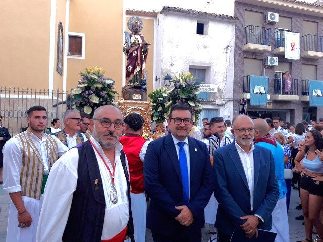 El traslado de San Bartolomé anuncia la proximidad de las fiestas patronales