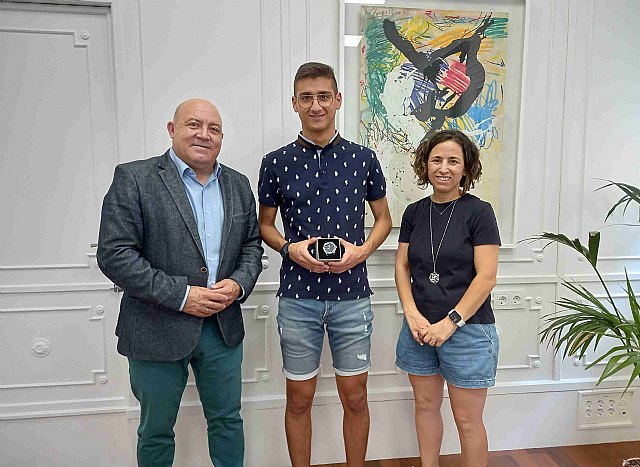 Recepción oficial en el Ayuntamiento al estudiante ciezano con mejor nota de la EBAU de la Región de Murcia