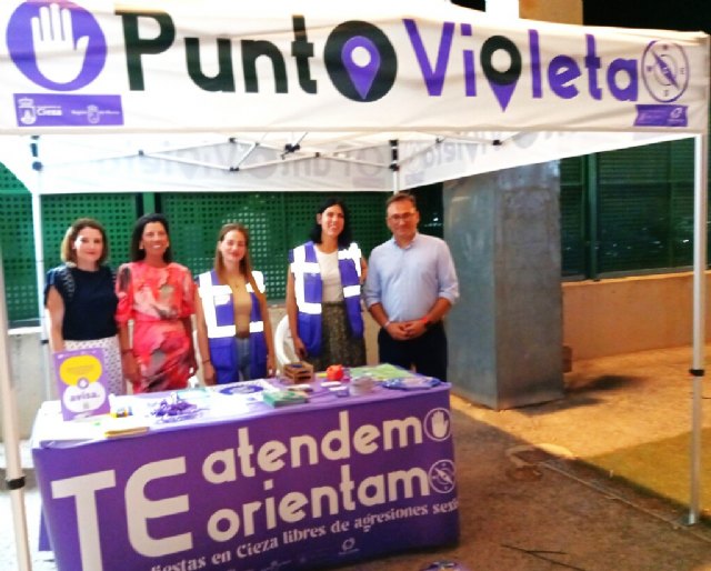 La Concejal?de Mujer incide en la funci?isuasoria del punto violeta durante las fiestas patronales ubicado en la zona joven de La Era