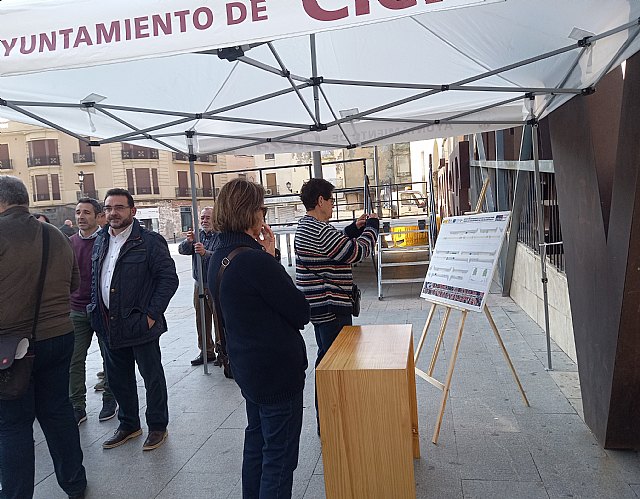 La Concejalía de Obras ha informado durante dos días a pie de calle sobre el proyecto del Camino de Murcia